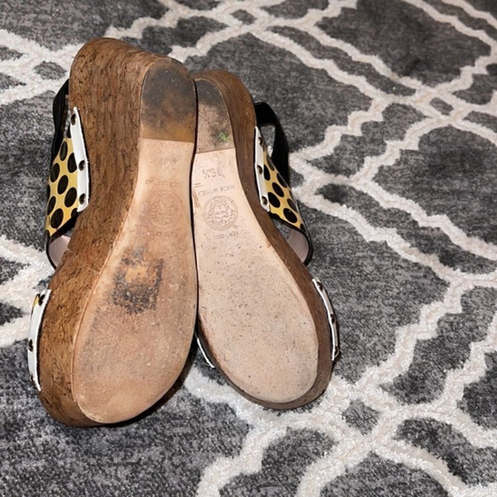 •VERSACE vintage wedges• - Picture 11 of 13